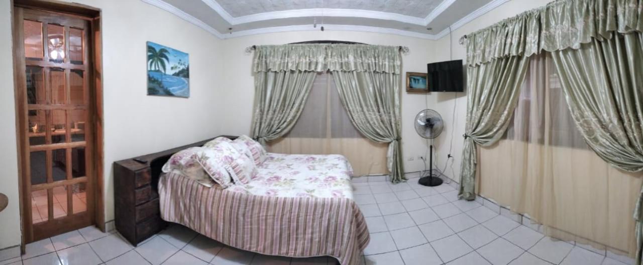 Alexander B&B Alajuela Esterno foto